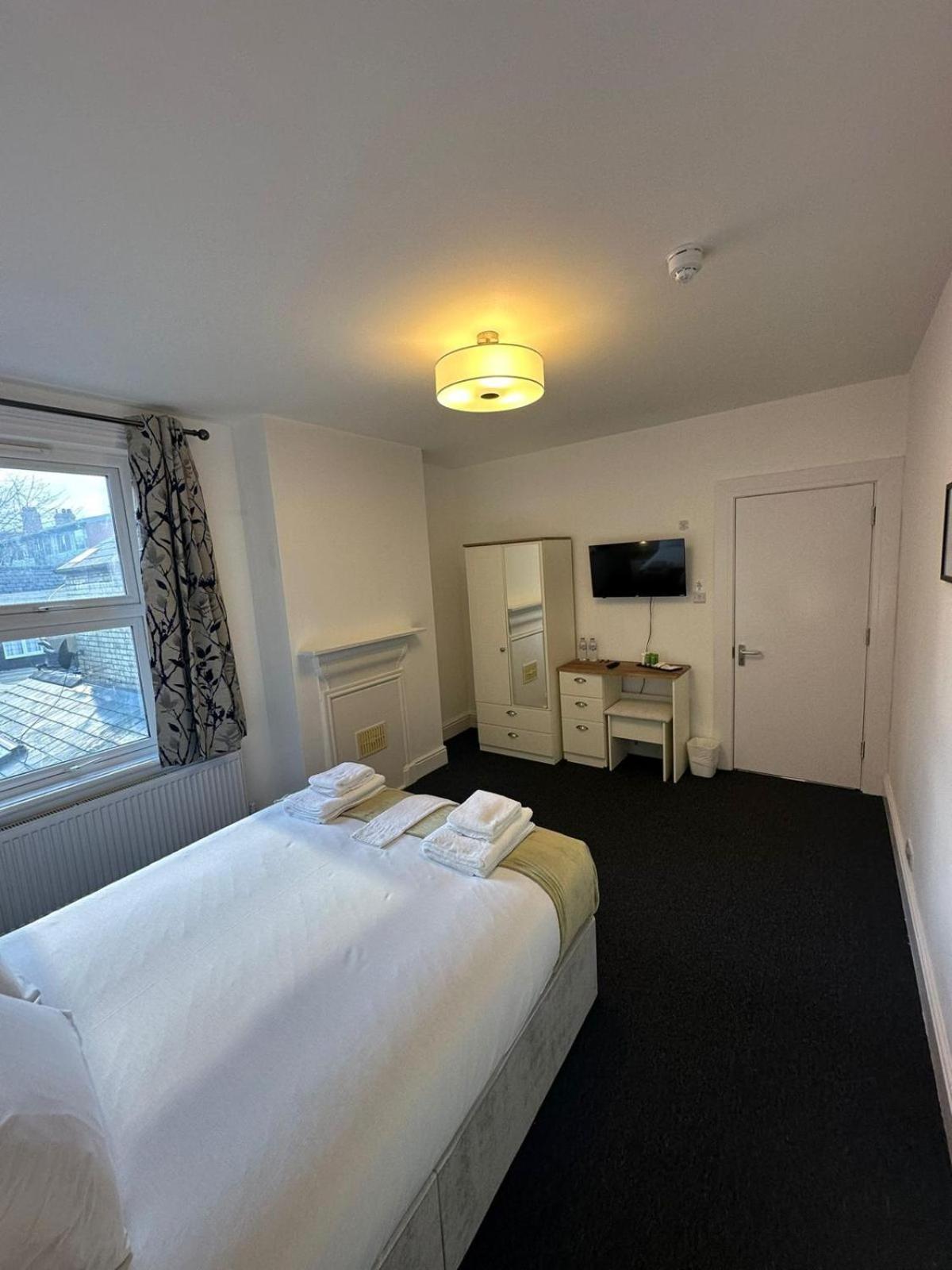 Cambridge Central Rooms - Tas Accommodations Exteriör bild