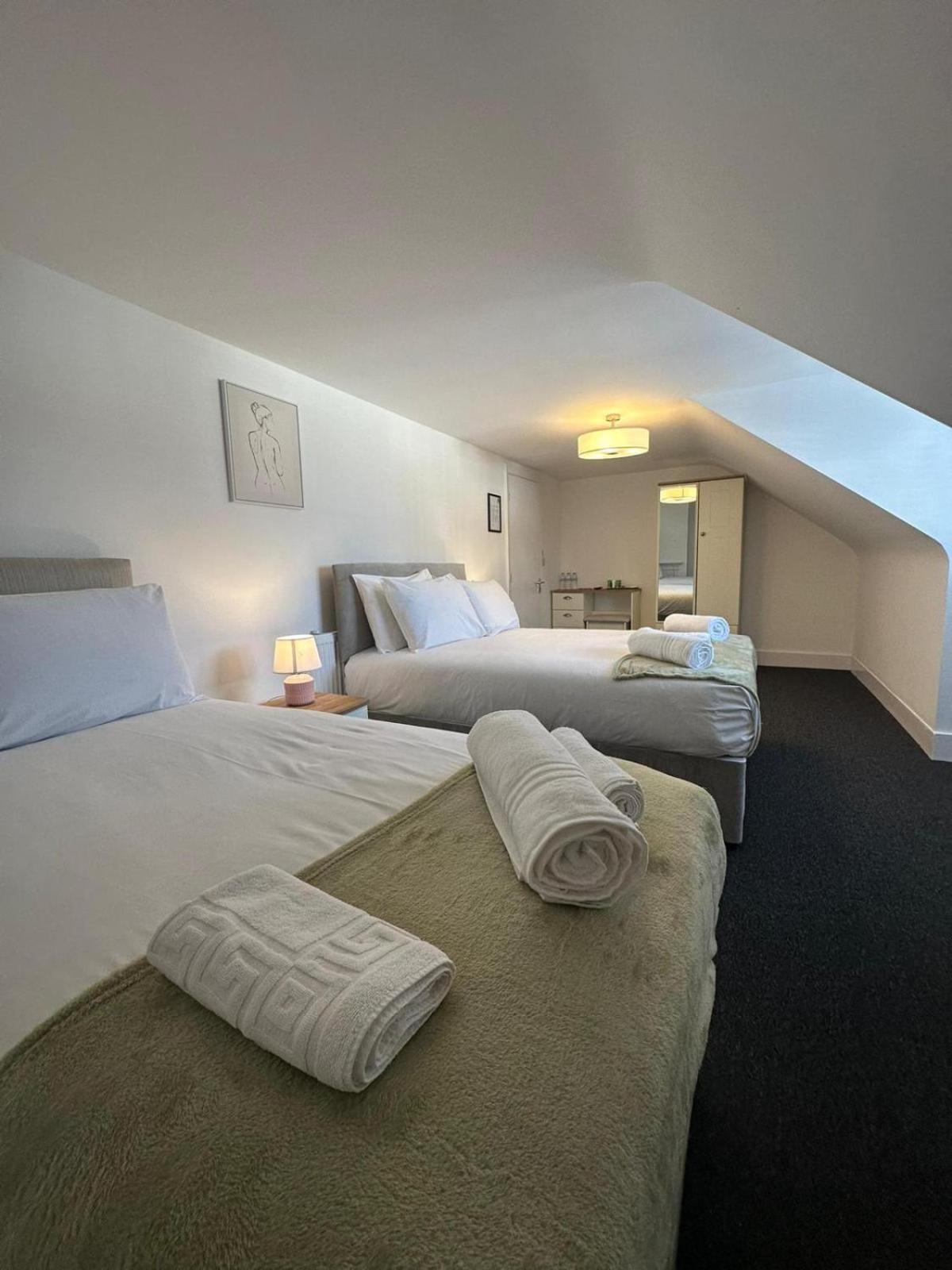 Cambridge Central Rooms - Tas Accommodations Exteriör bild