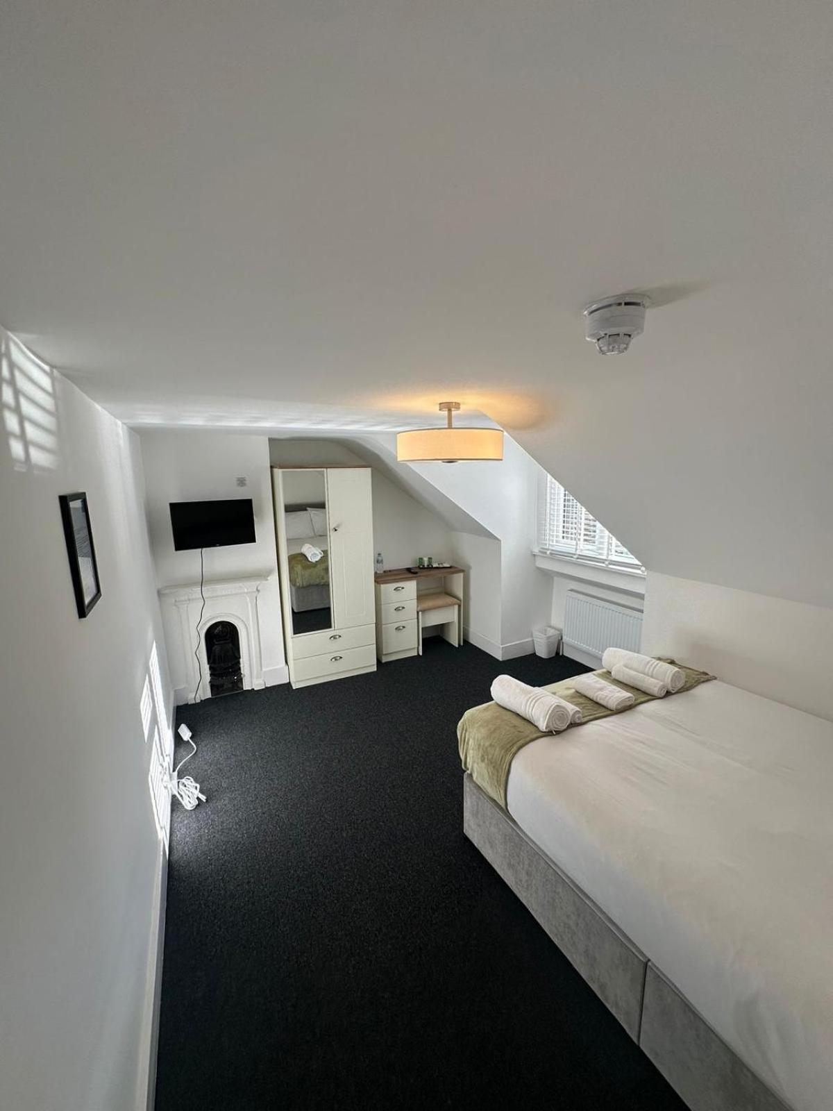 Cambridge Central Rooms - Tas Accommodations Exteriör bild