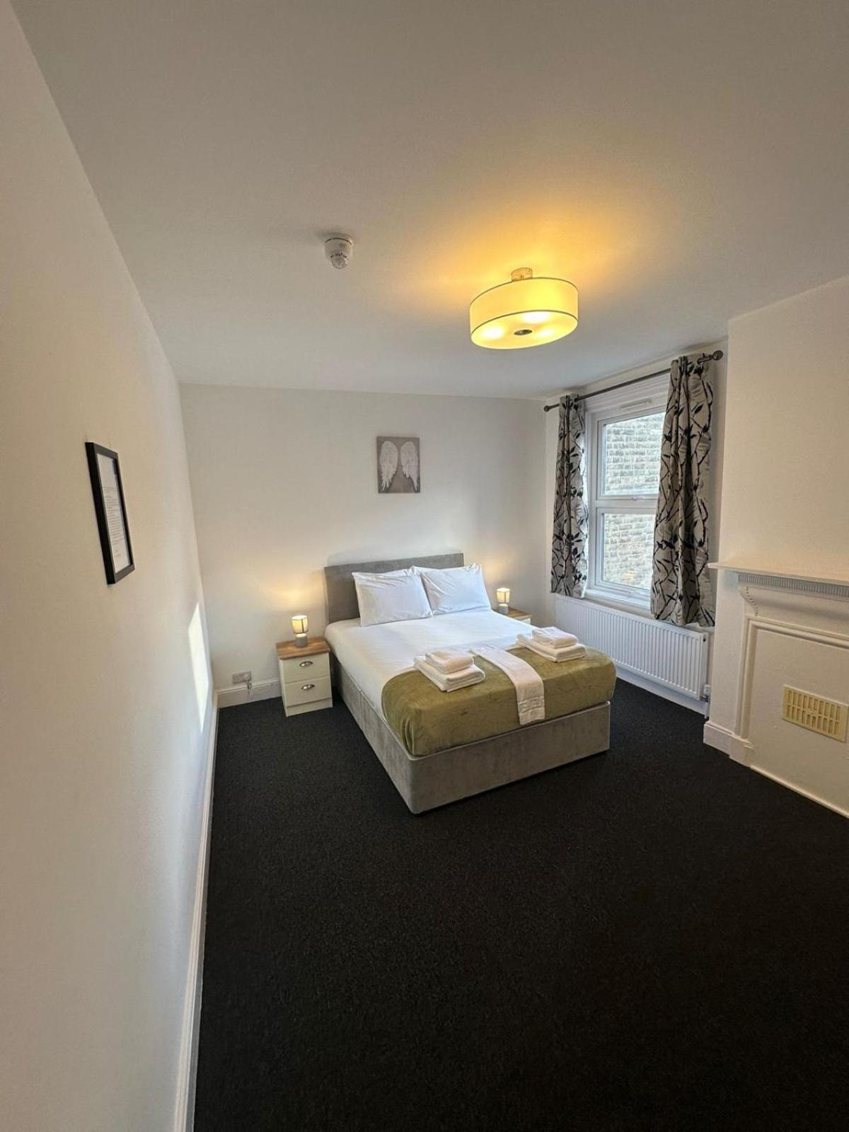 Cambridge Central Rooms - Tas Accommodations Exteriör bild