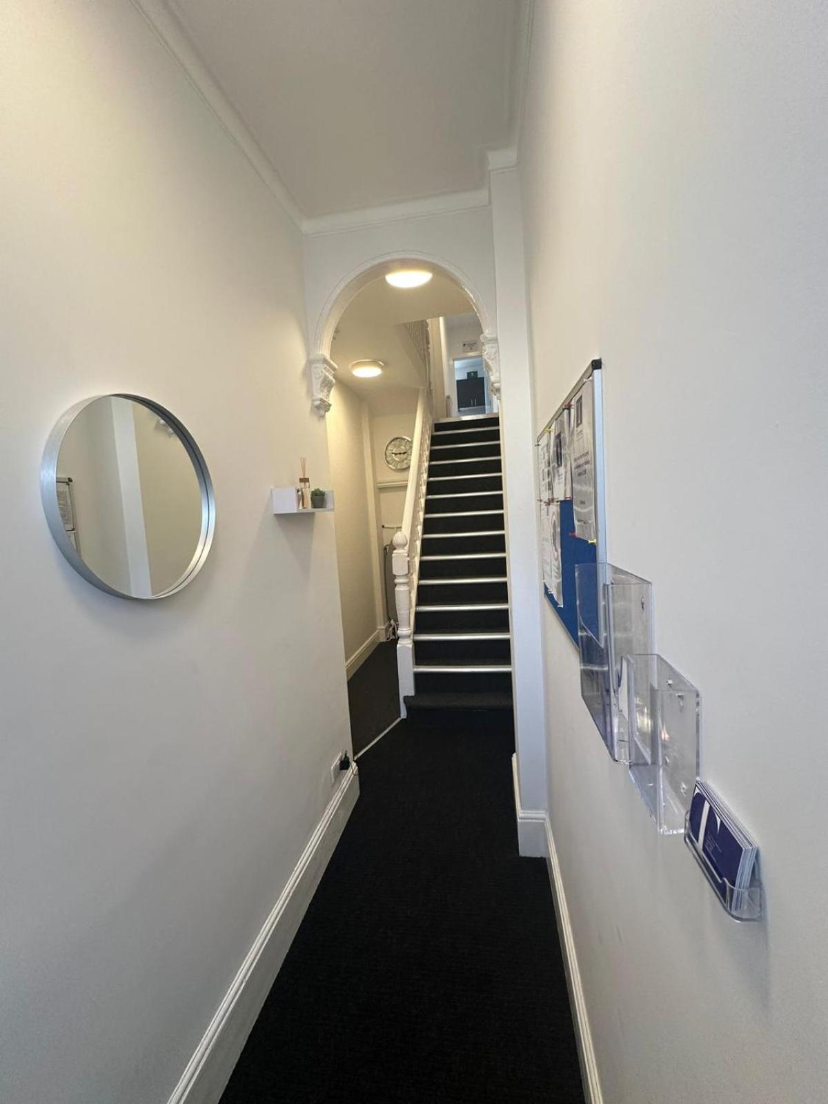 Cambridge Central Rooms - Tas Accommodations Exteriör bild