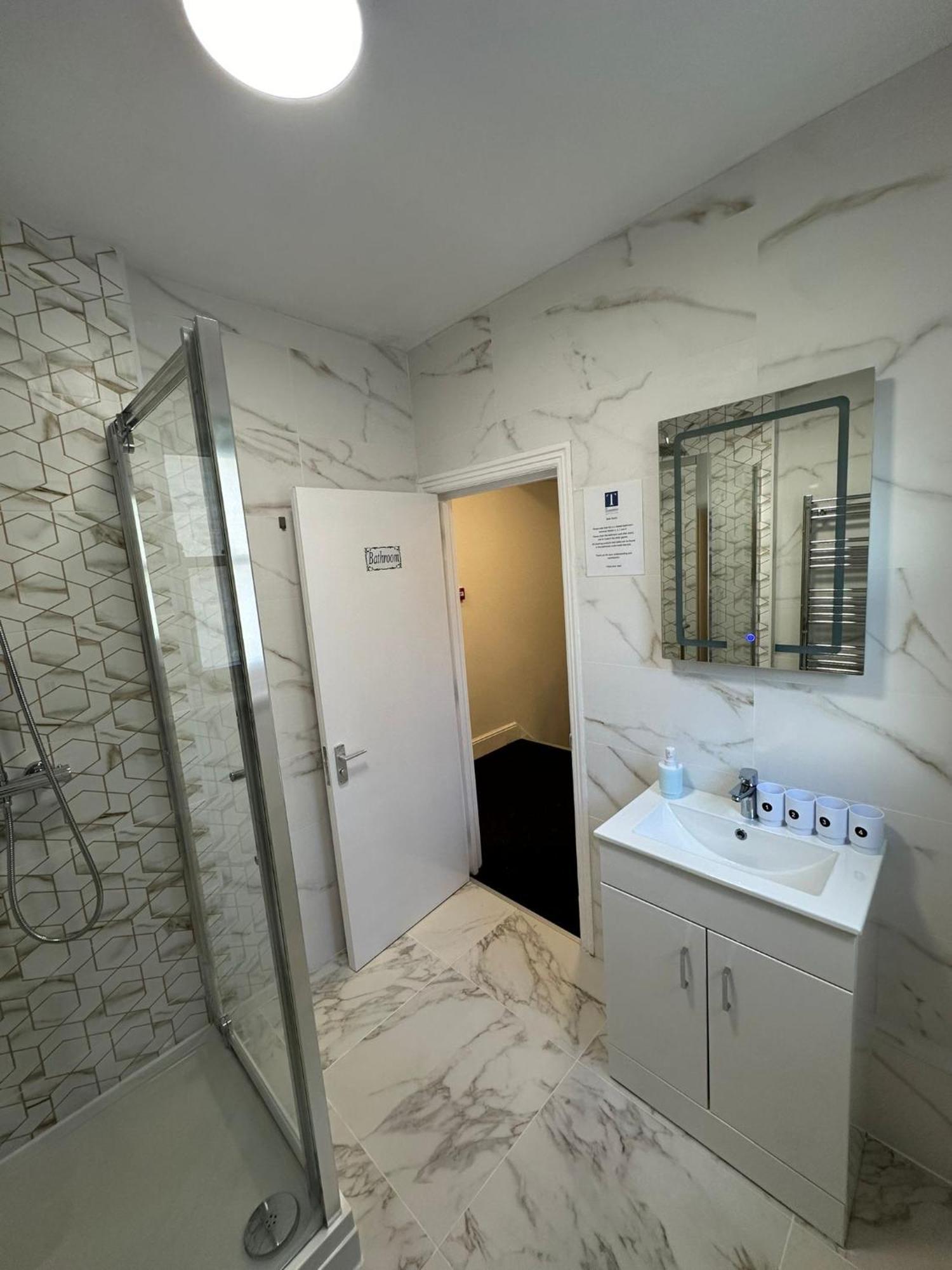 Cambridge Central Rooms - Tas Accommodations Exteriör bild